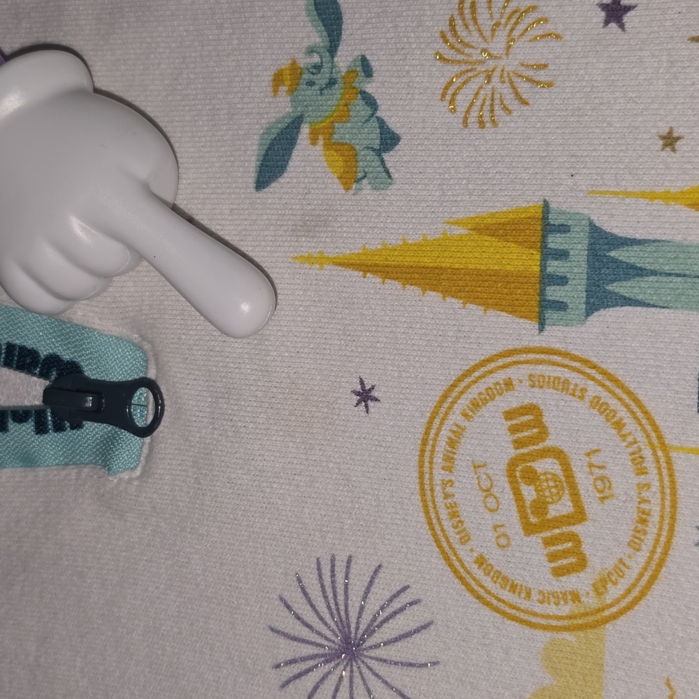 Walt Disney World Disney Parks Minnie Mouse Castle White Hoodie Sweatshirt Small - Picture 13 of 16